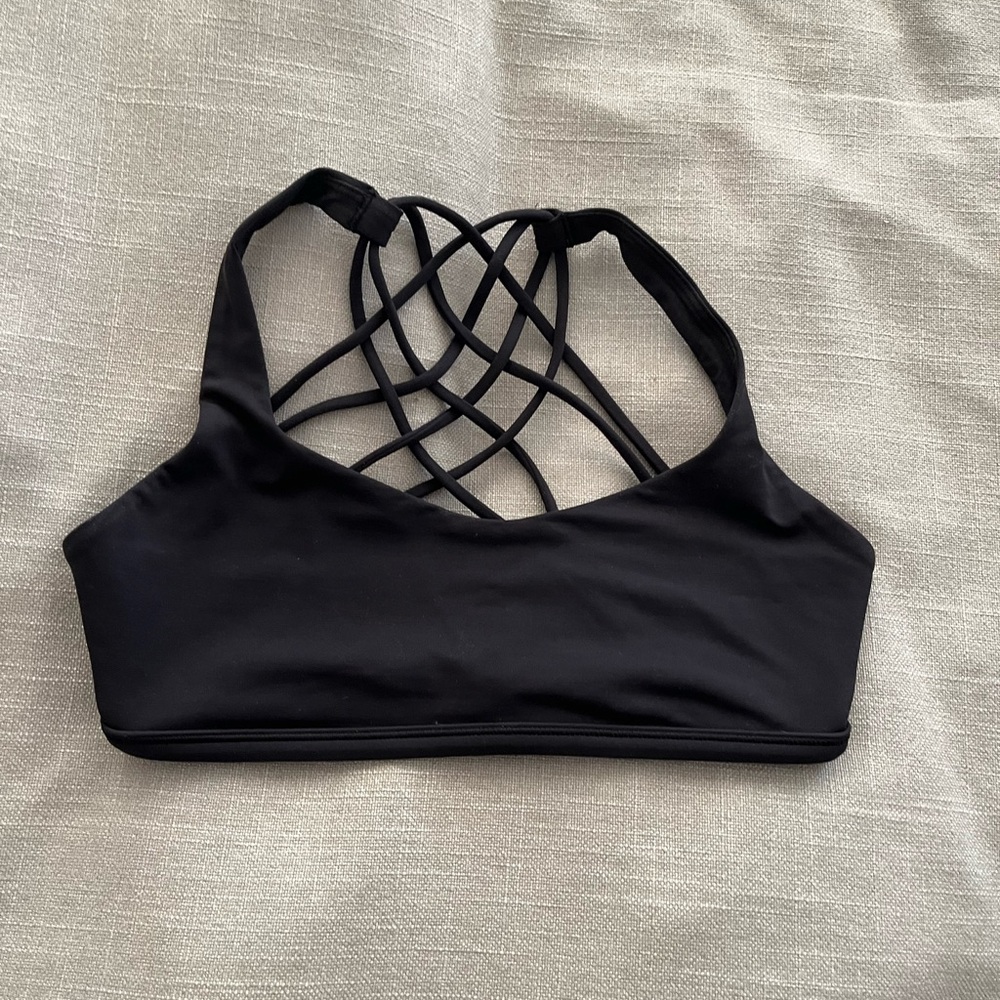Lululemon Free to Be Bra